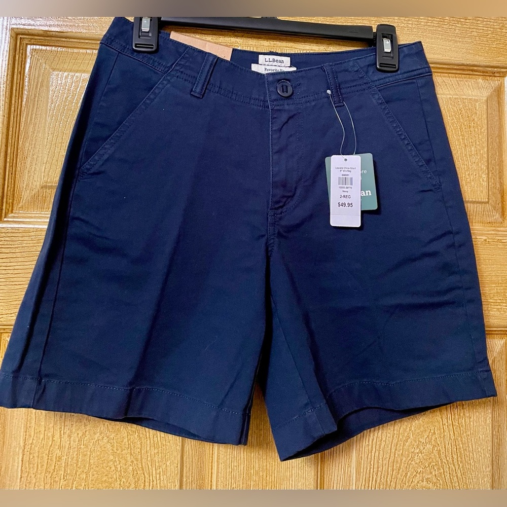 NWT Women’s L.L. Bean Dark Blue Flat Front Shorts Favorite Fit size 2